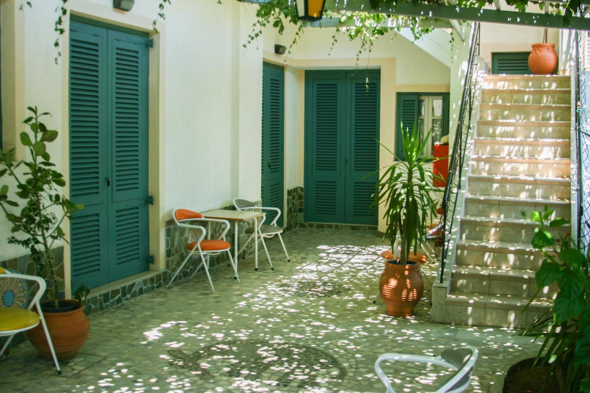 George Apartments Livadia  Exterior photo