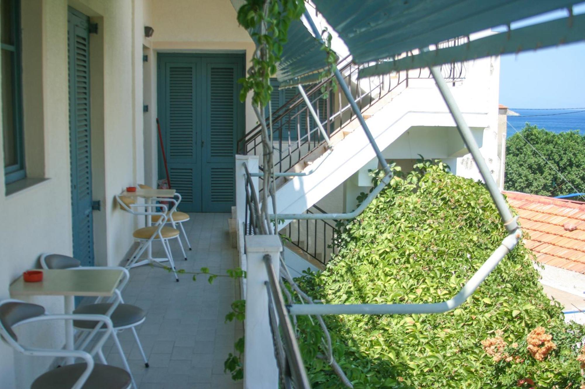 George Apartments Livadia  Exterior photo